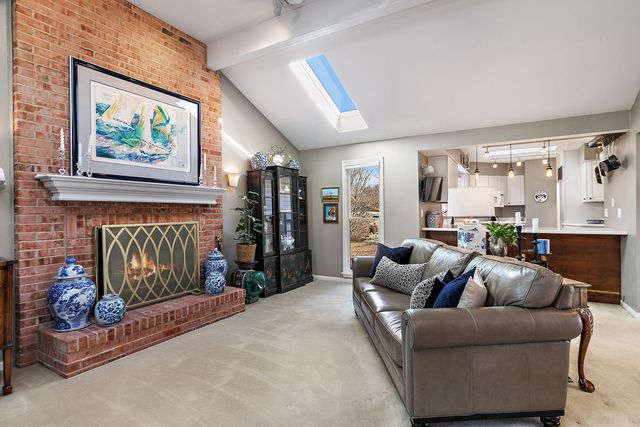 454 Harvard Avenue, Barrington, IL 60010