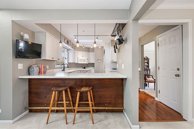 454 Harvard Avenue, Barrington, IL 60010