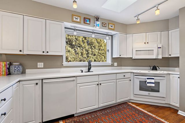 454 Harvard Avenue, Barrington, IL 60010