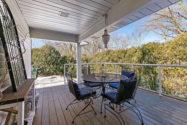 454 Harvard Avenue, Barrington, IL 60010