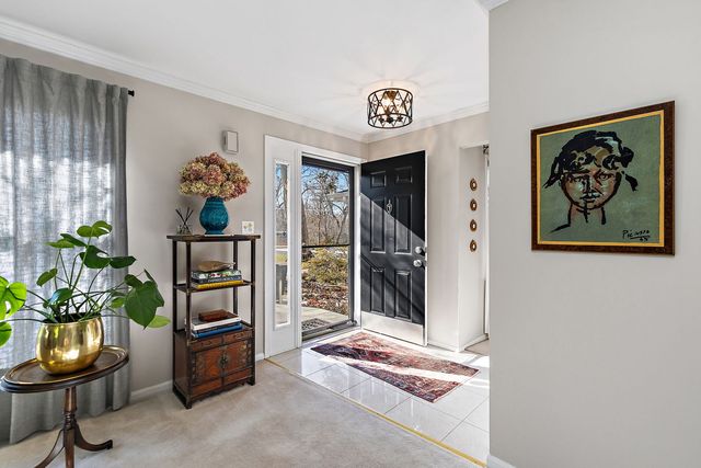 454 Harvard Avenue, Barrington, IL 60010