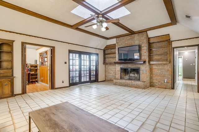 2844 Hurstview Drive, Hurst, TX 76054