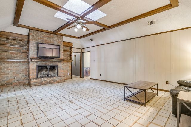 2844 Hurstview Drive, Hurst, TX 76054