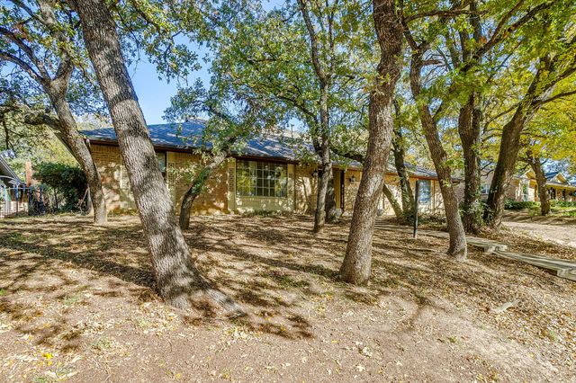 2844 Hurstview Drive, Hurst, TX 76054