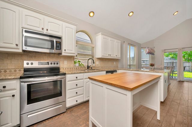 545 Wild Ivy Trail, Fort Worth, TX 76052