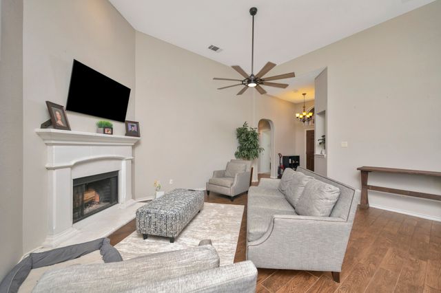 545 Wild Ivy Trail, Fort Worth, TX 76052