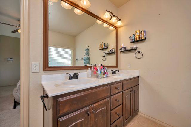 545 Wild Ivy Trail, Fort Worth, TX 76052