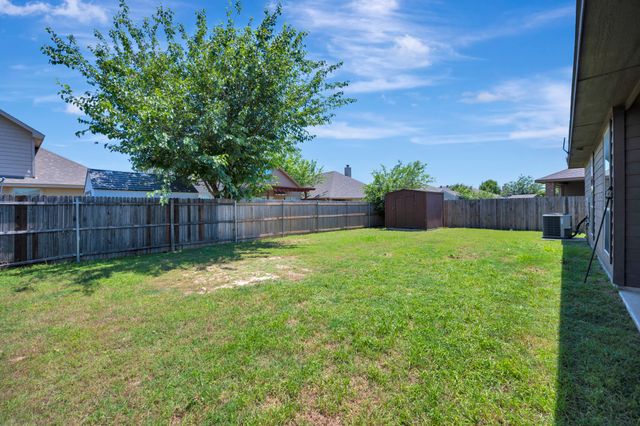545 Wild Ivy Trail, Fort Worth, TX 76052