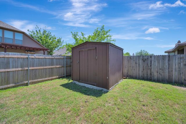 545 Wild Ivy Trail, Fort Worth, TX 76052