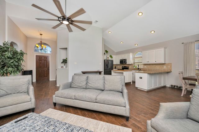 545 Wild Ivy Trail, Fort Worth, TX 76052