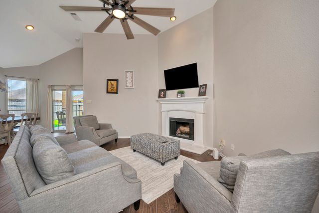 545 Wild Ivy Trail, Fort Worth, TX 76052