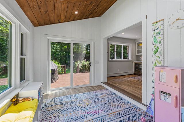 10 Morrison Road, Raymond, NH 03077