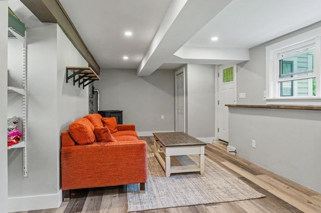 10 Morrison Road, Raymond, NH 03077