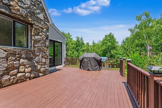 10 Morrison Road, Raymond, NH 03077