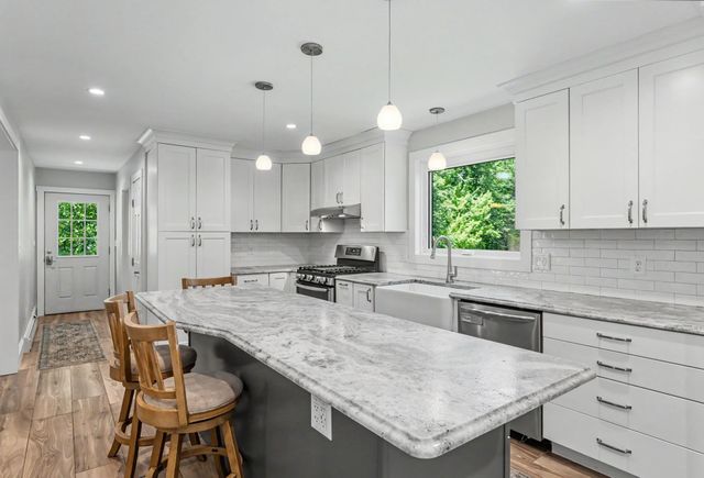 10 Morrison Road, Raymond, NH 03077