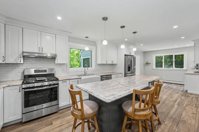 10 Morrison Road, Raymond, NH 03077