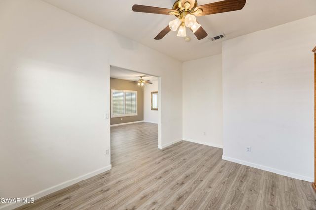 45641 Knightsbridge Street, Lancaster, CA 93534