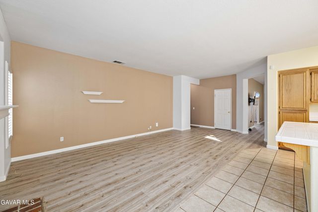 45641 Knightsbridge Street, Lancaster, CA 93534