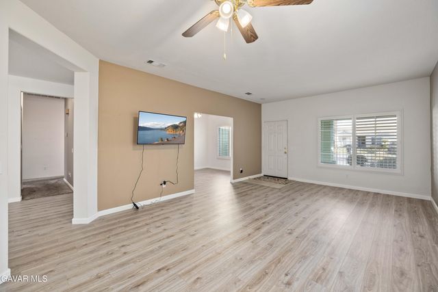 45641 Knightsbridge Street, Lancaster, CA 93534