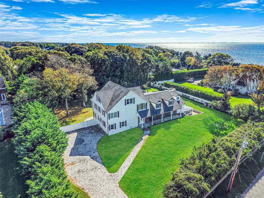 345 Durkee Lane, East Patchogue, NY 11772 — photo 2