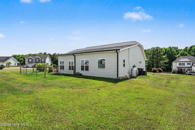 218 Planters Ridge Drive, Pikeville, NC 27863