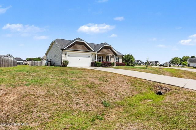 218 Planters Ridge Drive, Pikeville, NC 27863