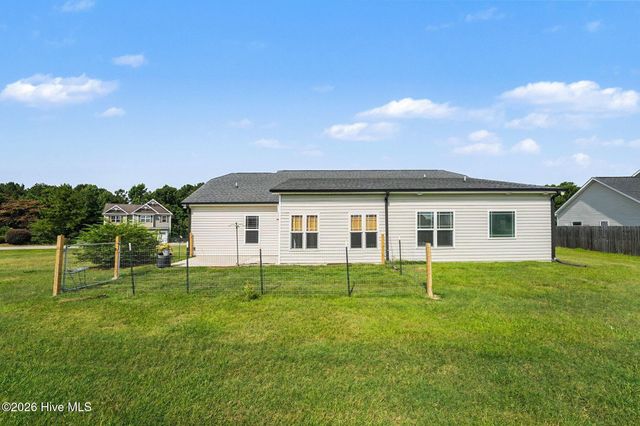 218 Planters Ridge Drive, Pikeville, NC 27863