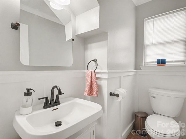 2243 Oakhurst Court, Kannapolis, NC 28081
