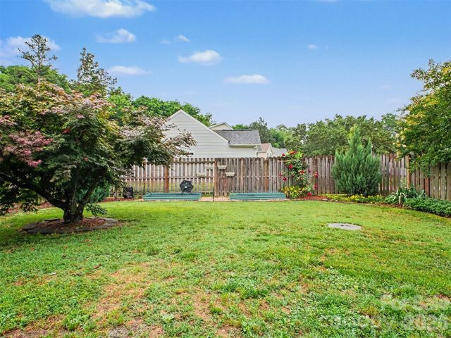 2243 Oakhurst Court, Kannapolis, NC 28081