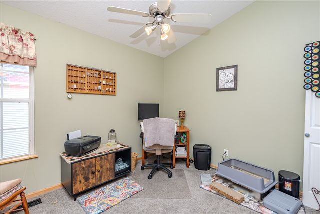 15231 Greenbelt Drive, Urbandale, IA 50323