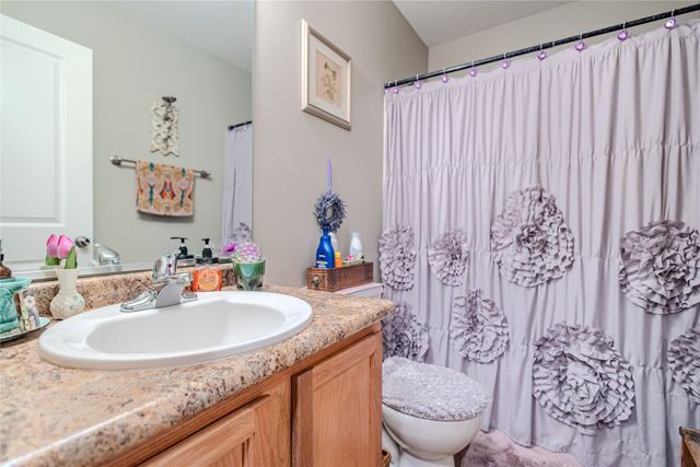 15231 Greenbelt Drive, Urbandale, IA 50323