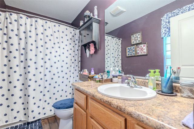 15231 Greenbelt Drive, Urbandale, IA 50323