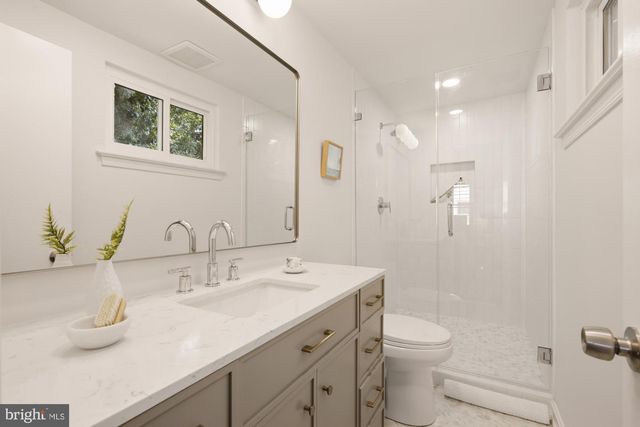 8212 GENEVA MASON RD, Potomac, MD 20854