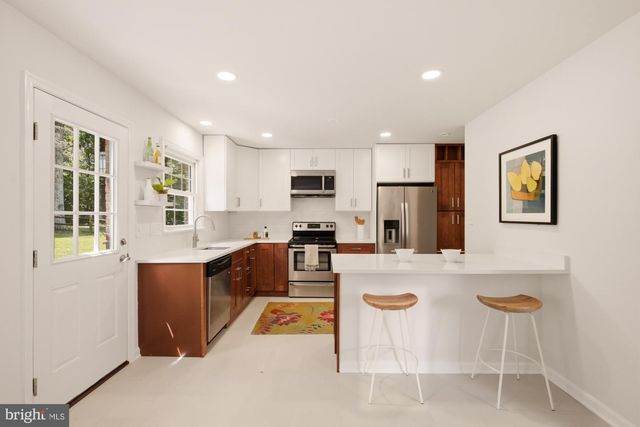 8212 GENEVA MASON RD, Potomac, MD 20854
