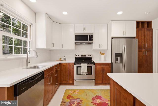 8212 GENEVA MASON RD, Potomac, MD 20854