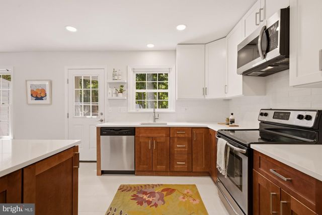 8212 GENEVA MASON RD, Potomac, MD 20854