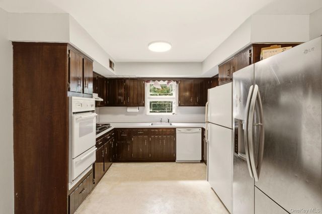 18044 Grand Central Parkway, Jamaica, NY 11432