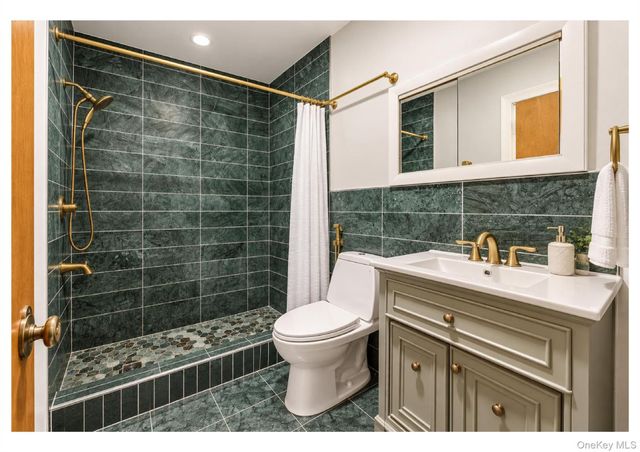 18044 Grand Central Parkway, Jamaica, NY 11432