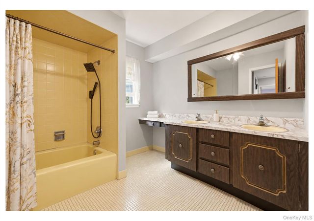 18044 Grand Central Parkway, Jamaica, NY 11432