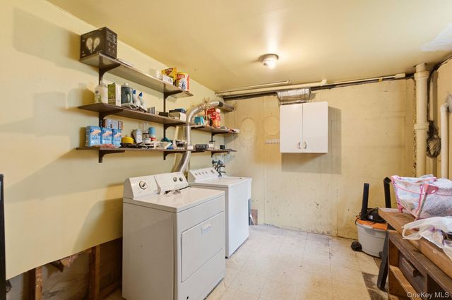 18044 Grand Central Parkway, Jamaica, NY 11432