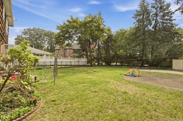 18044 Grand Central Parkway, Jamaica, NY 11432