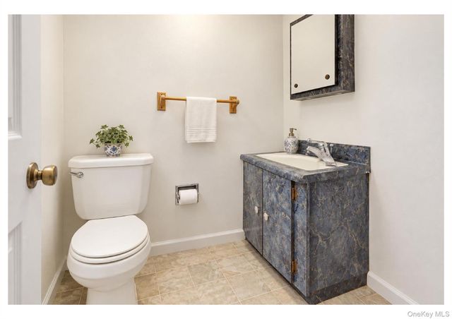 18044 Grand Central Parkway, Jamaica, NY 11432
