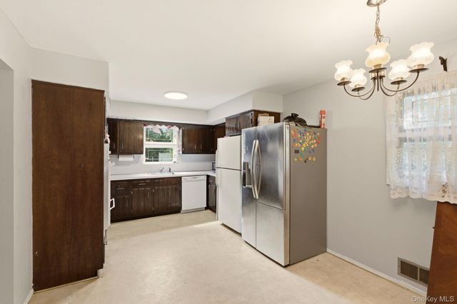 18044 Grand Central Parkway, Jamaica, NY 11432
