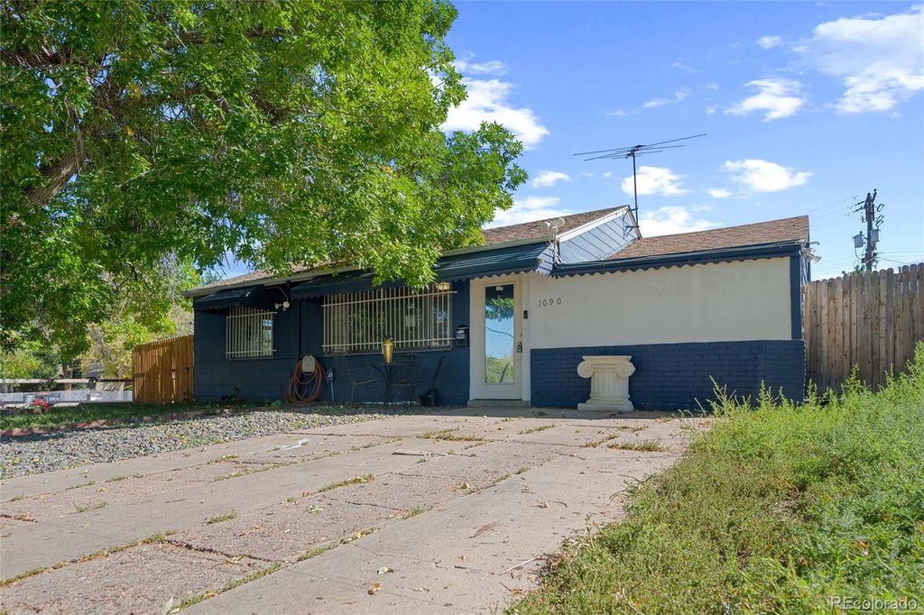 1090 Hanover Street, Aurora, CO 80010