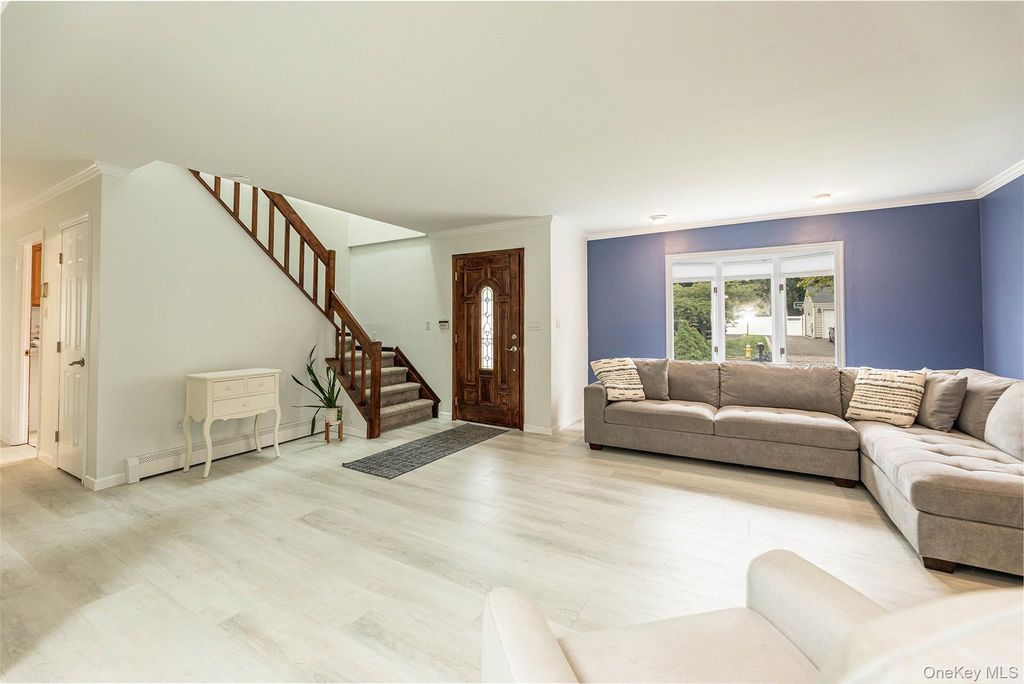 24 Gainsborough Road, Holbrook, NY 11741 — photo 3