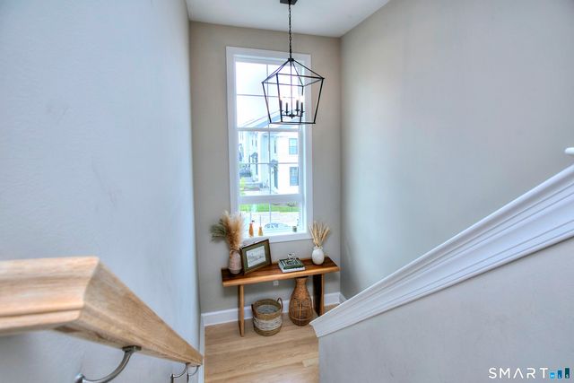 89 Brentwood Circle 89, Danbury, CT 06810