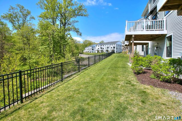 89 Brentwood Circle 89, Danbury, CT 06810