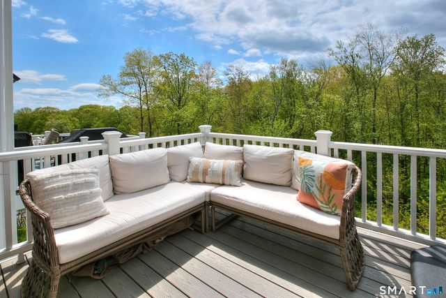 89 Brentwood Circle 89, Danbury, CT 06810