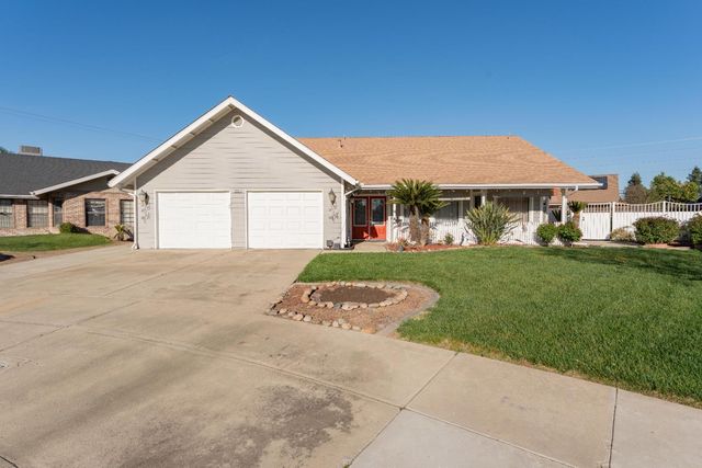 2054 Irving Circle, Tulare, CA 93274