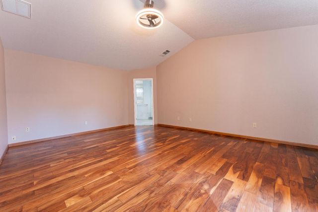 2054 Irving Circle, Tulare, CA 93274